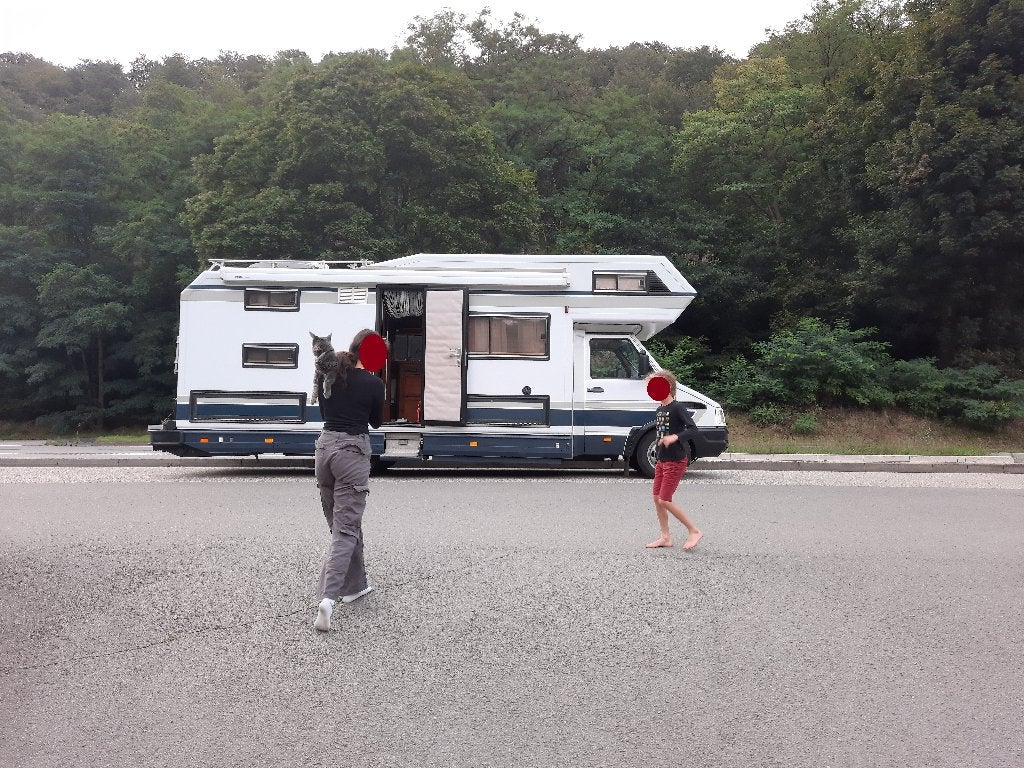 NIESMANN BISCHOFF CLOU TREND 670F (nieuwe motor), Caravans en Kamperen, Vloeistofverwarming, Détecteur de fumée, Particulier, Meer dan 6