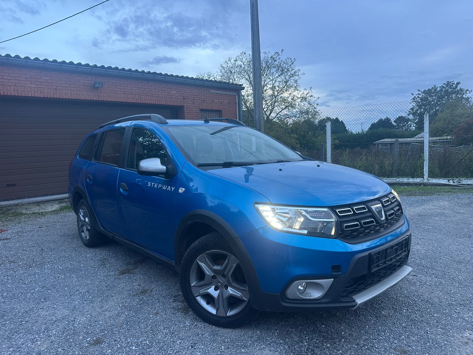 Dacia logan mcv stepway 1.5 dci, Autos, Achat, Particulier, Dacia, Bluetooth