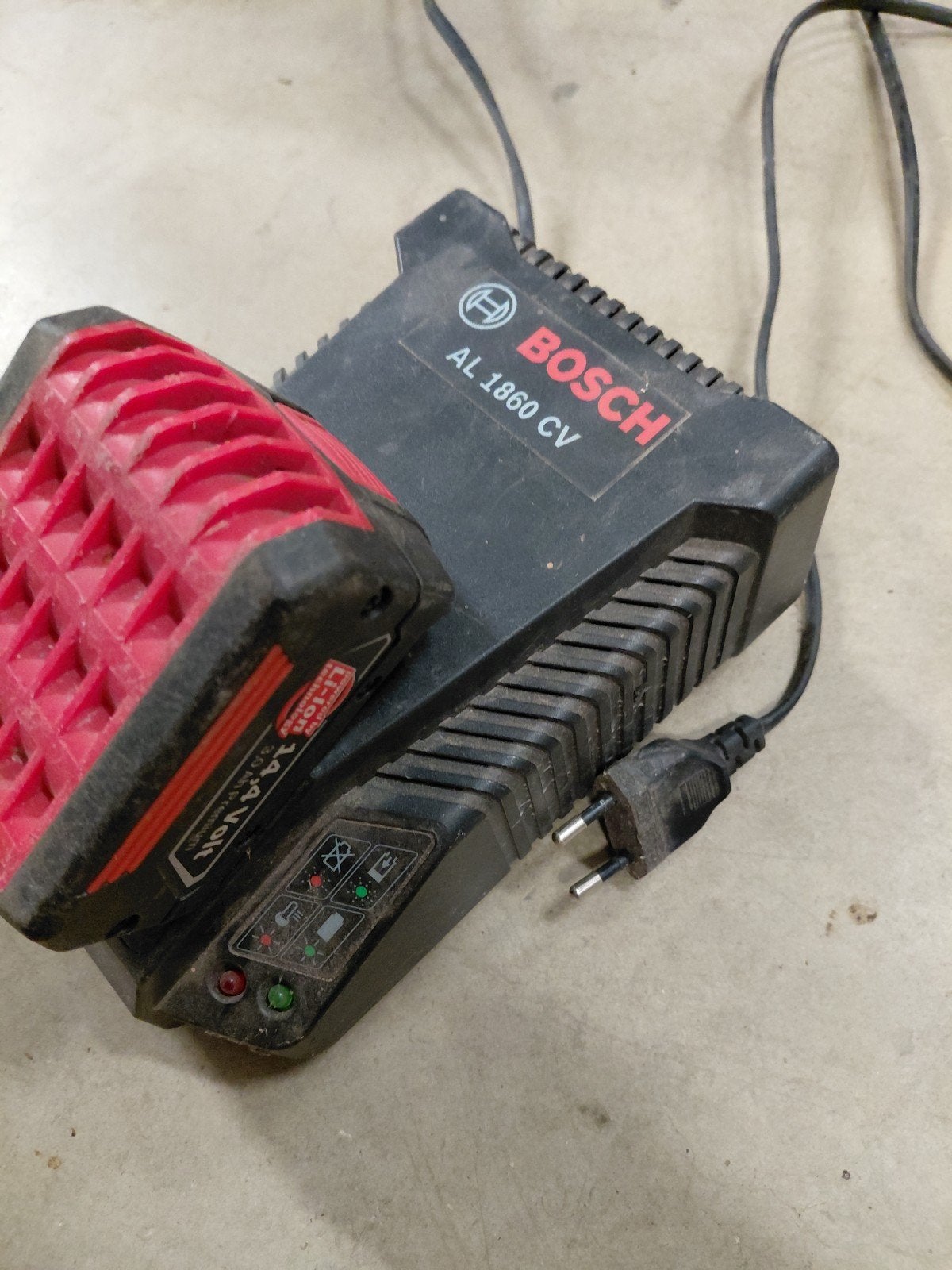 Bosch 14,4 volt batterij en oplader, Ophalen