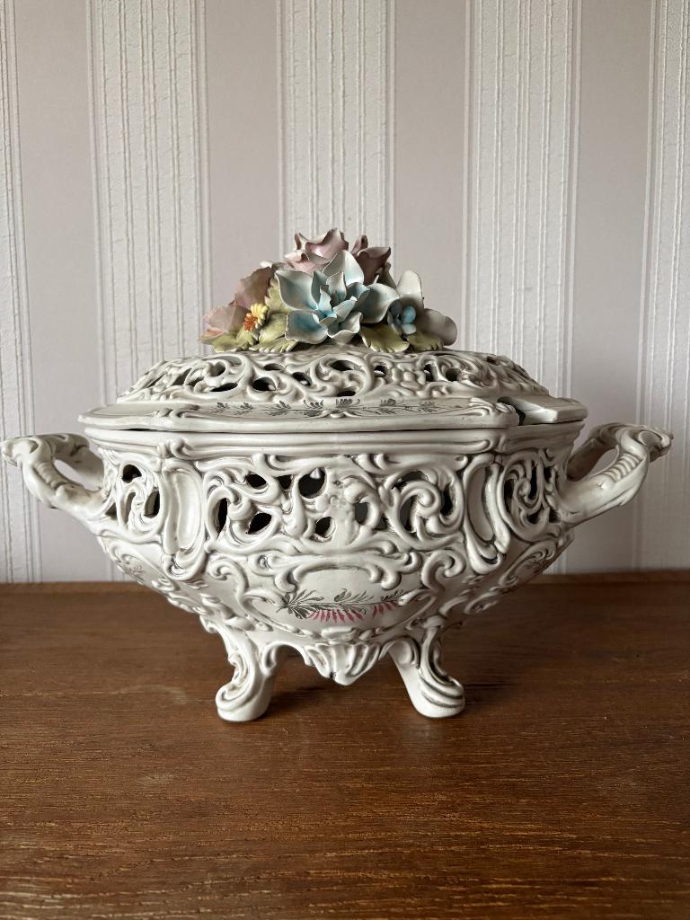 Plat et terrine décoratifs Vintage Bassano - Porcelaine, Enlèvement ou Envoi