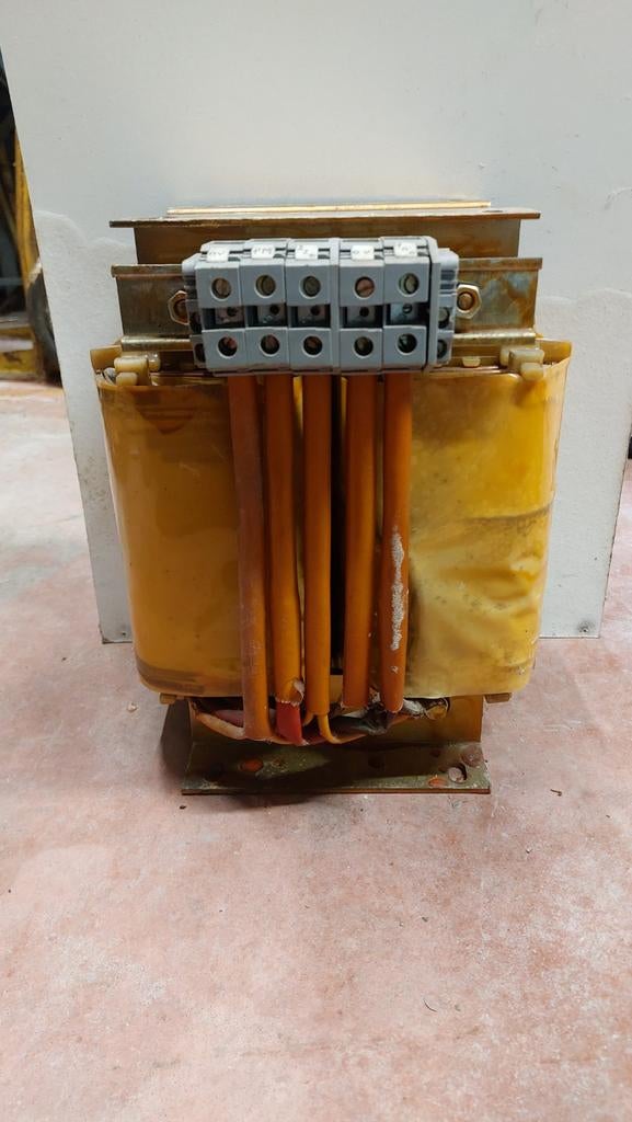 Transformateur 220V 100v 50/60HZ, Enlèvement, Utilisé, Autres types