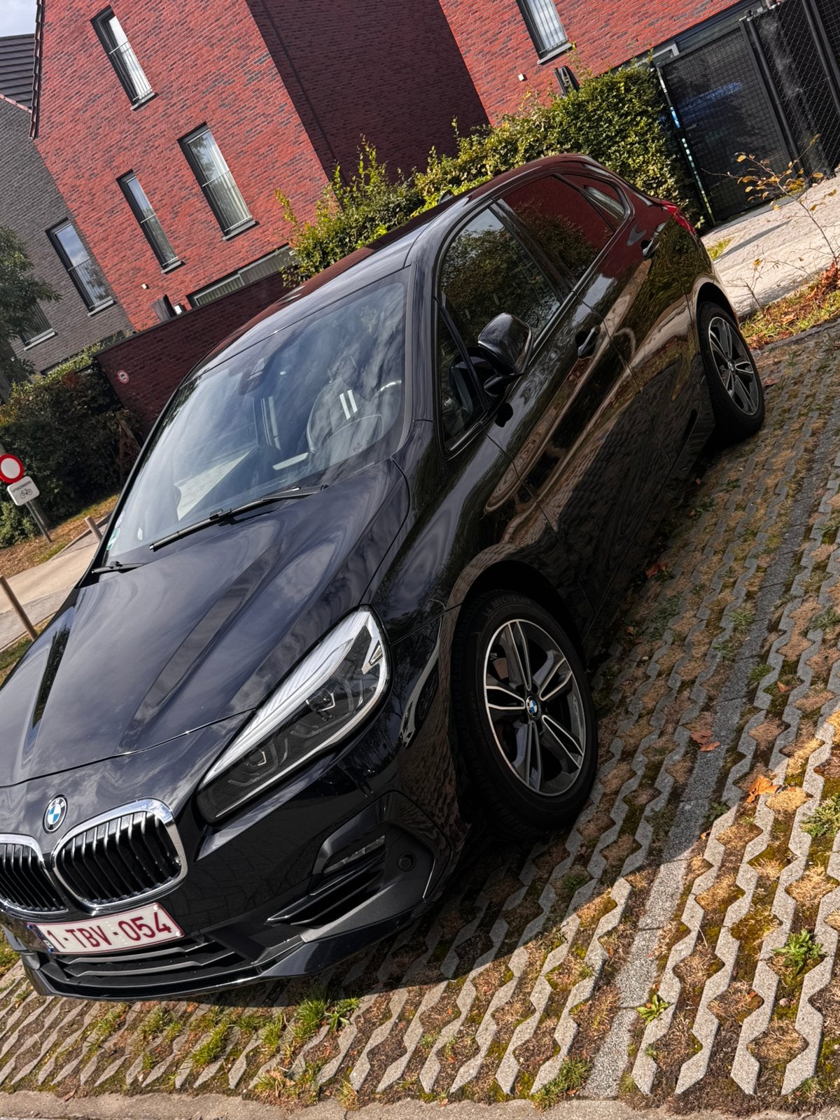 Prachtig zwart BMW – Full LED – In absolute topstaat, Auto's, Monovolume, 2 Reeks, Leder en Stof, Zwart
