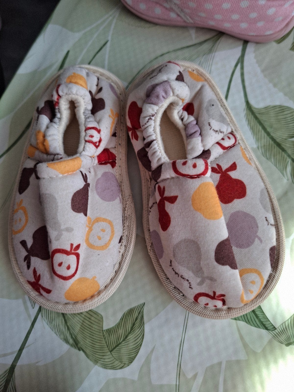 Ongedragen pantoffels maat 20/21.
Ophalen te Munkzwalm, Kinderen en Baby's, Ophalen, Slofjes, Jongetje of Meisje, Nieuw