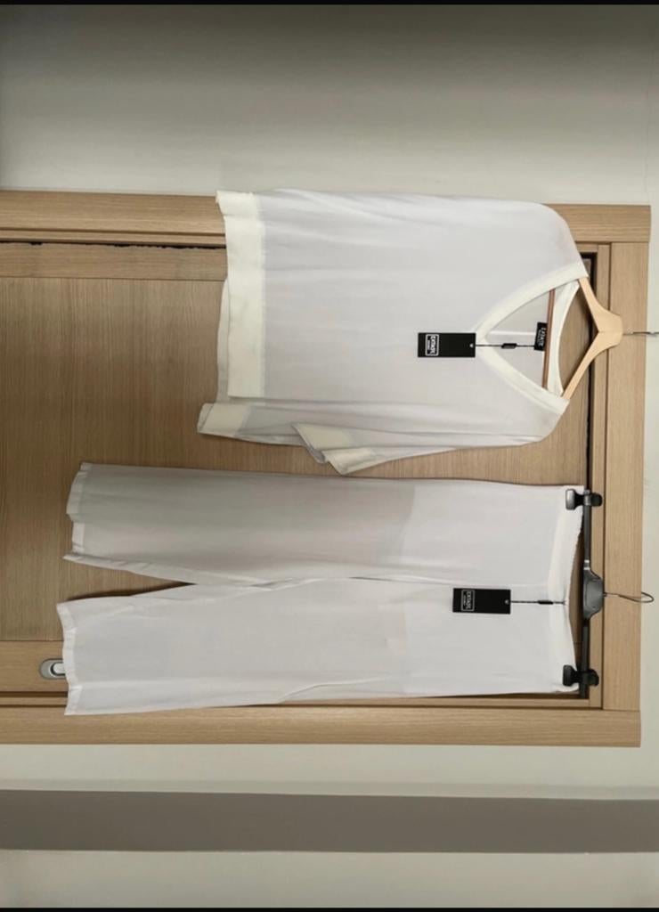 Mooi nieuwe broekpak met prijskaartje, Kleding | Dames, Gelegenheidskleding, Ophalen, Zo goed als nieuw