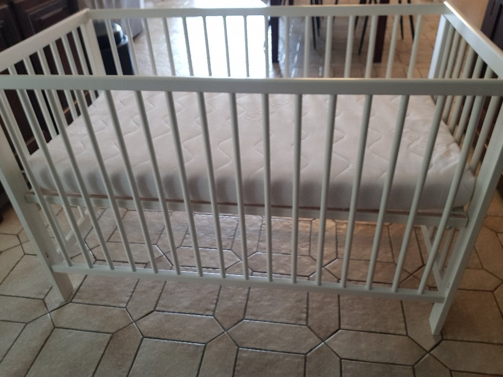 Wit Ikea babybedje met aerosleep matras, Ophalen, Minder dan 140 cm, Minder dan 70 cm, Matras