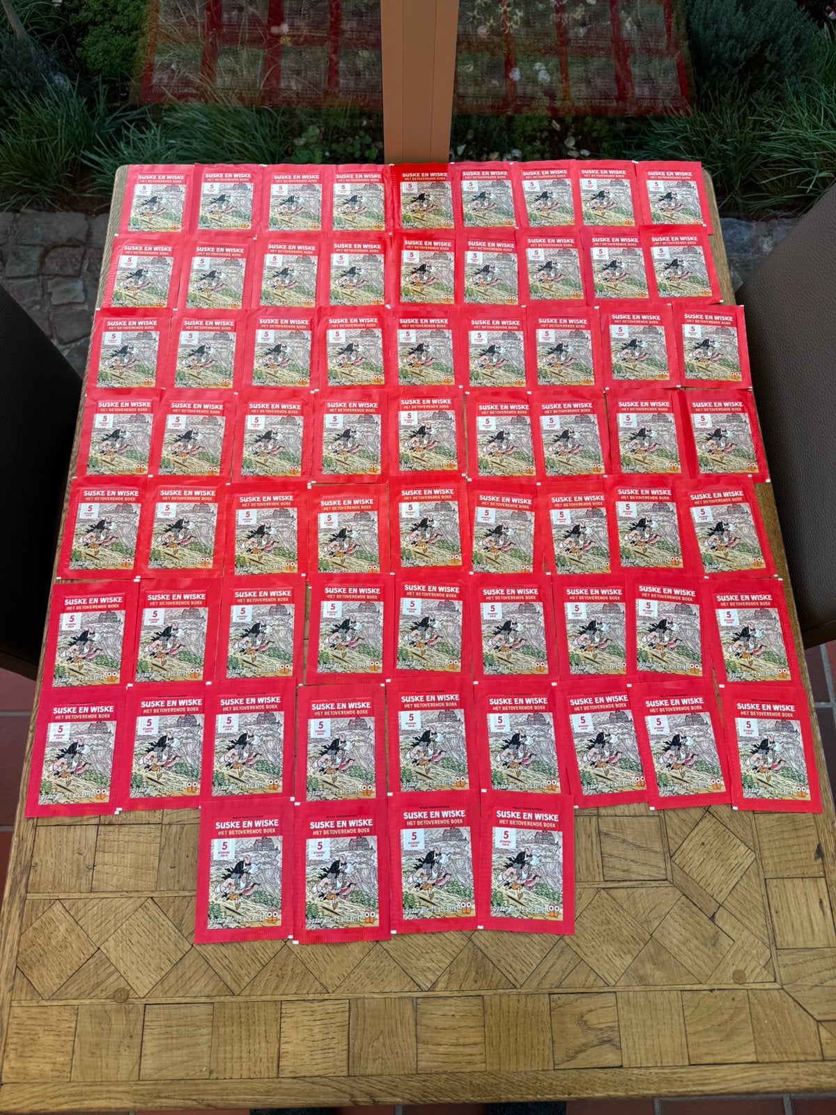 67 pakjes stickers 2019 Suske en Wiske Het betoverende boek, Ophalen of Verzenden, Nieuw