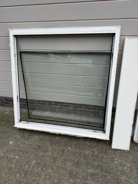 Raam met ventilatiekader, Ophalen, Gevelraam of Ruit, Gebruikt, 120 tot 160 cm