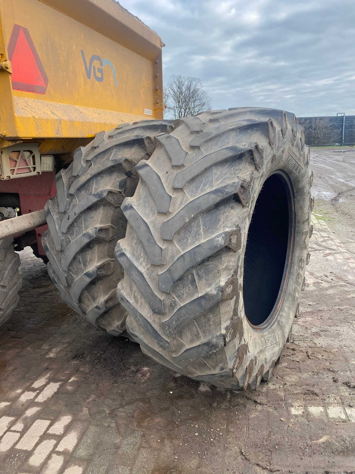 Banden  650/65r38, Articles professionnels, Agriculture | Pièces | Pneus, Jantes & Essieux, Enlèvement