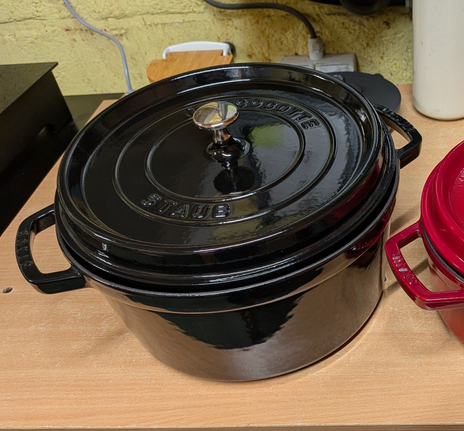 Poêle à ragoût en fonte Staub La Cocotte 28 cm, Enlèvement, Émail, Cocotte