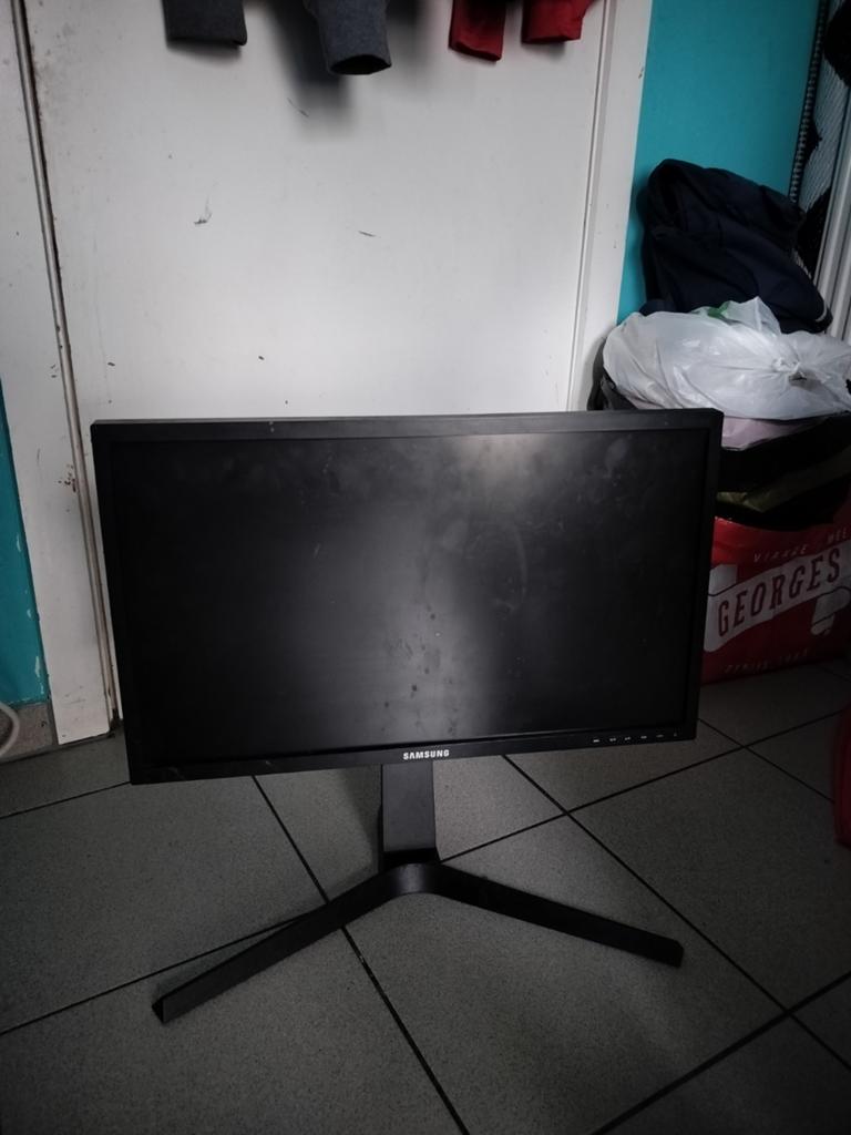 Samsung monitor, Computers en Software, Monitoren, Ophalen, Zo goed als nieuw
