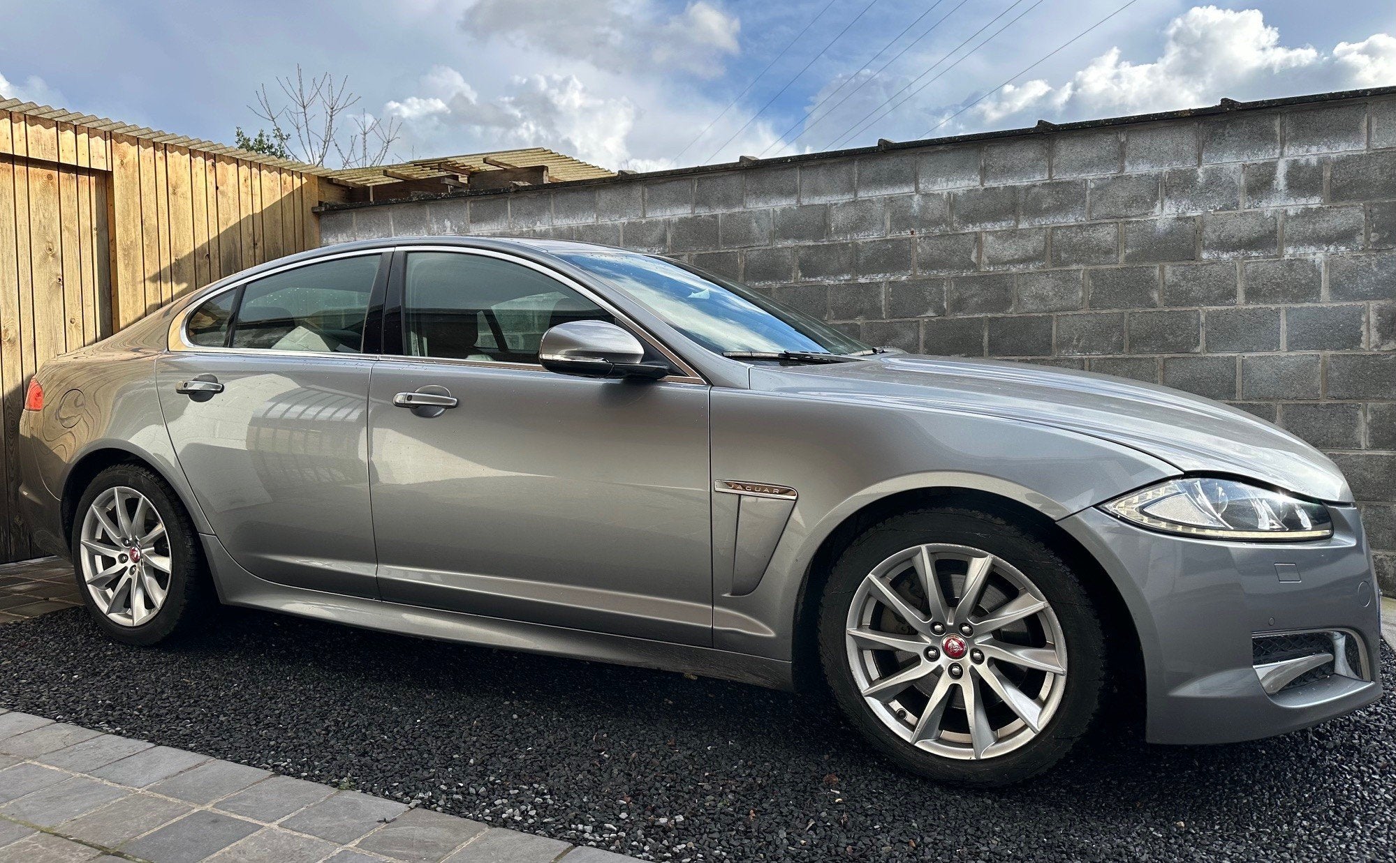 Jaguar XF 2.2 D Prestige Keyless Xenon Navi Leder Camera BT, Autos, Cuir, Argent ou Gris, Achat, Euro 6
