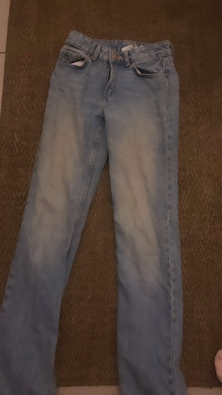 Bershka blauwe jeans maat 32, al gedragen, Ophalen of Verzenden, Gedragen, Grijs, W27 (confectie 34) of kleiner