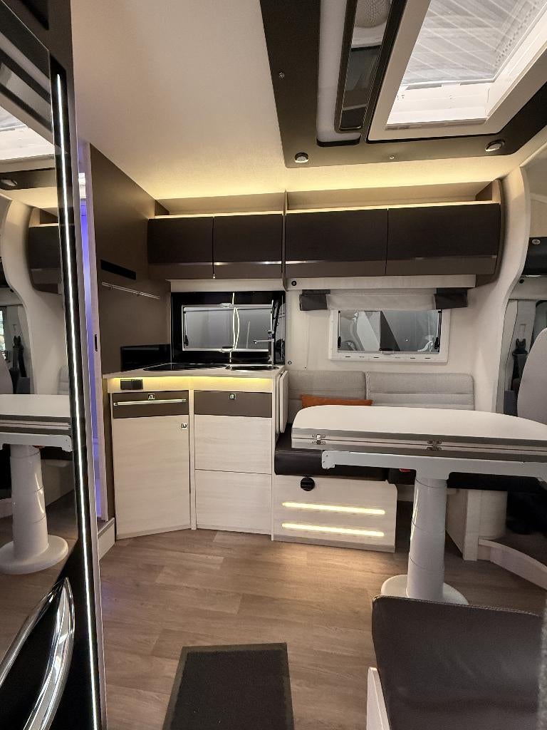 Challenger Premium Auto | 39 000 km ! Airco - Solar, Entreprise, Ford, Réfrigérateur, Diesel