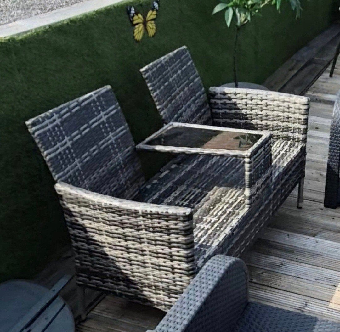 tuinsetje + kussens  vandaag ophallen in zedelgem  65€, Ophalen