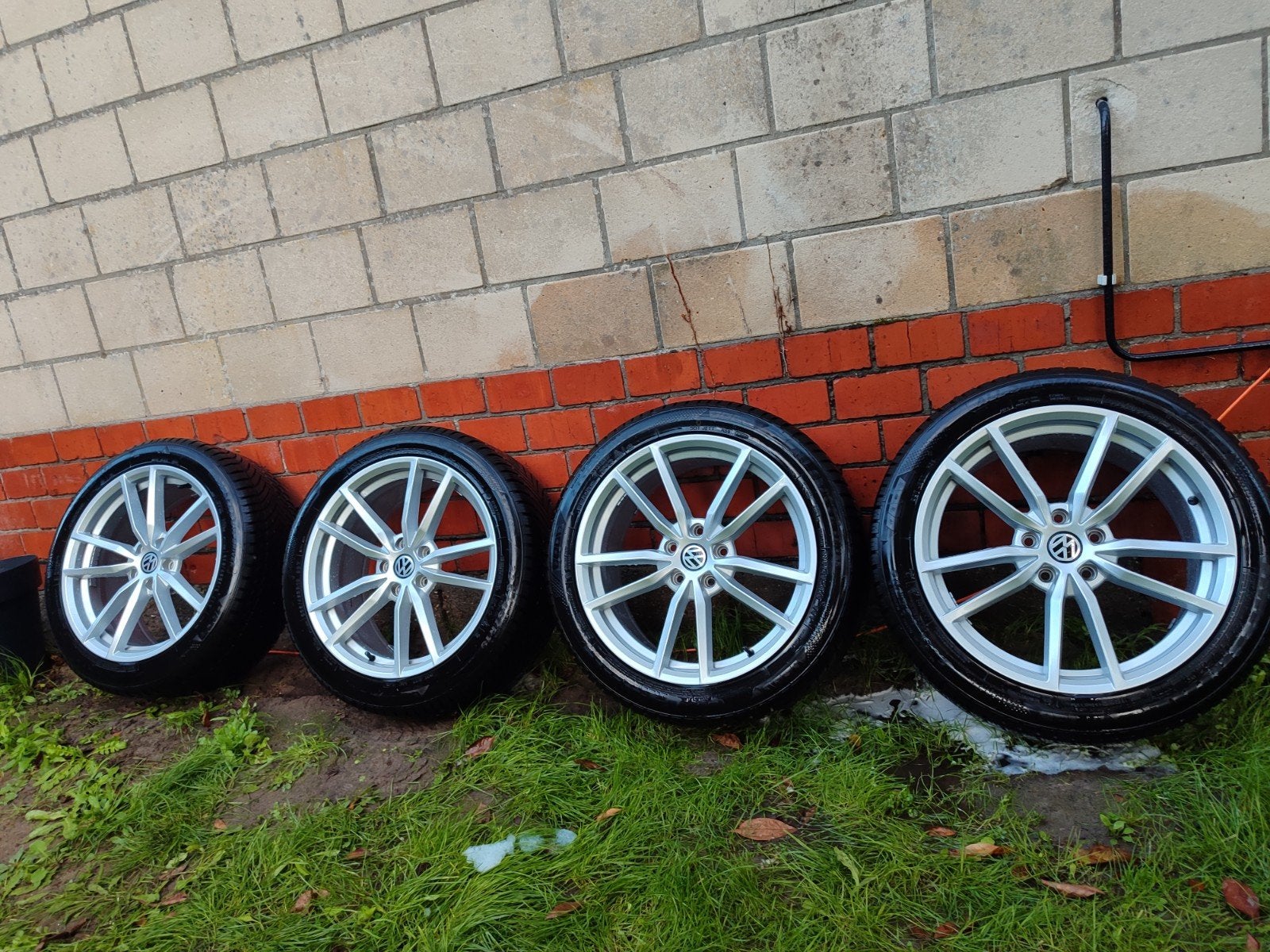 Jantes Volkswagen 5x112 18 pouces, 4 Saisons, Enlèvement, 235 mm, Pneu(s)