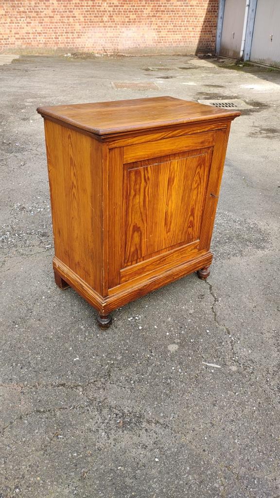 Ancien petit meuble de métier, Enlèvement