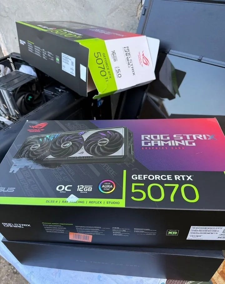 Asus RTX 5070 OC rog strix, Computers en Software, Videokaarten, Ophalen of Verzenden, Zo goed als nieuw, Overige soorten, Overige typen