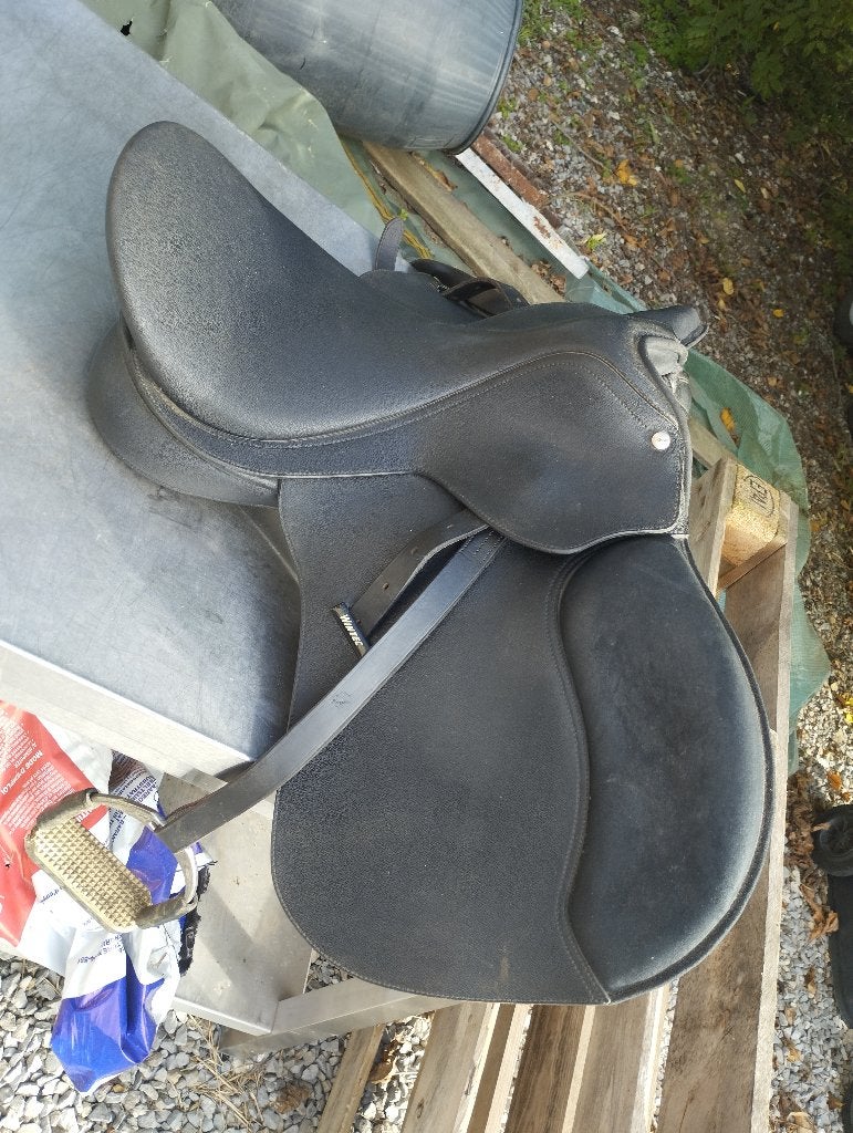 Selle Wintec 500, 44 cm, 17 1/2", Dieren en Toebehoren, Ophalen, L (17.5 inch), Wijd, Wintec