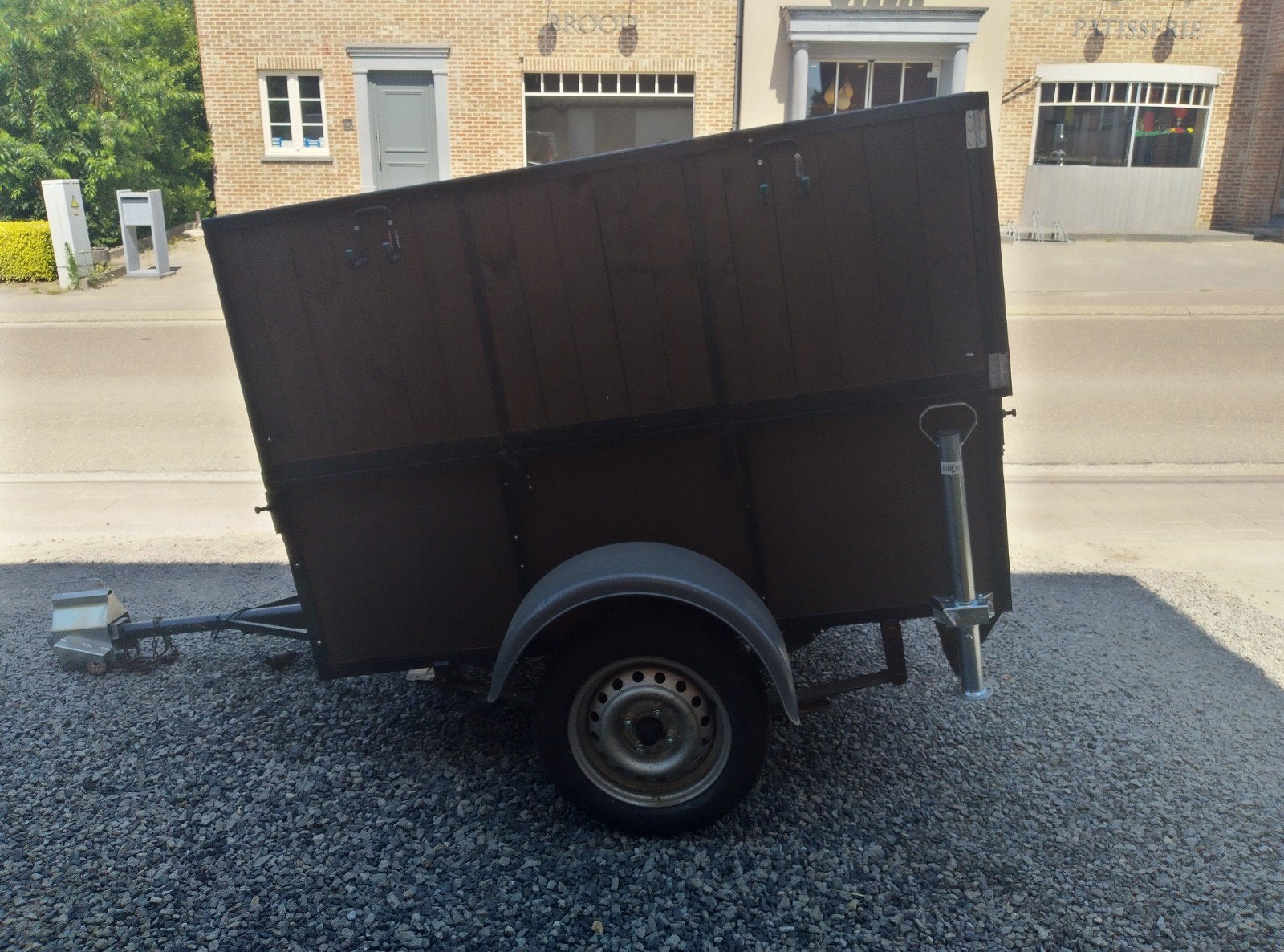 Gesloten aanhangwagen, Enlèvement