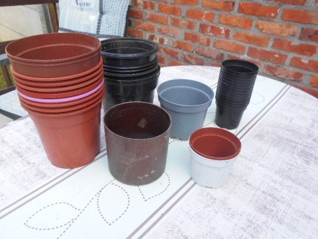 Toutes sortes de pots de pépinière/75 pièces pour 5€, Enlèvement ou Envoi, Comme neuf, Synthétique