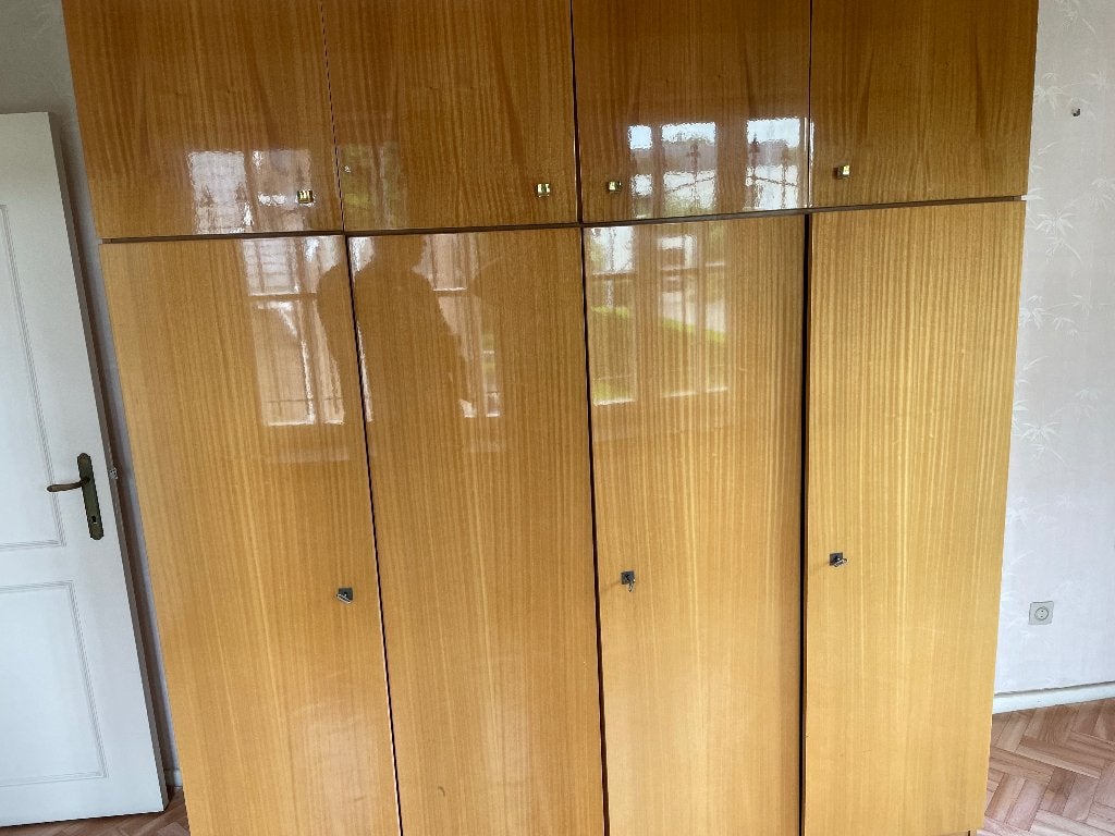Wandkast, Ophalen
