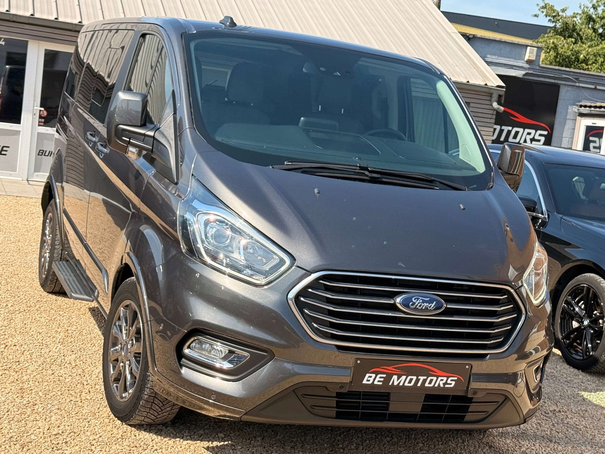 Ford Tourneo Custom 2.0 TDCi 131 CV L1 Titanium X / 9 PLACES, Auto's, Ford, Overige modellen, 4 cilinders, 9 zetels, Diesel