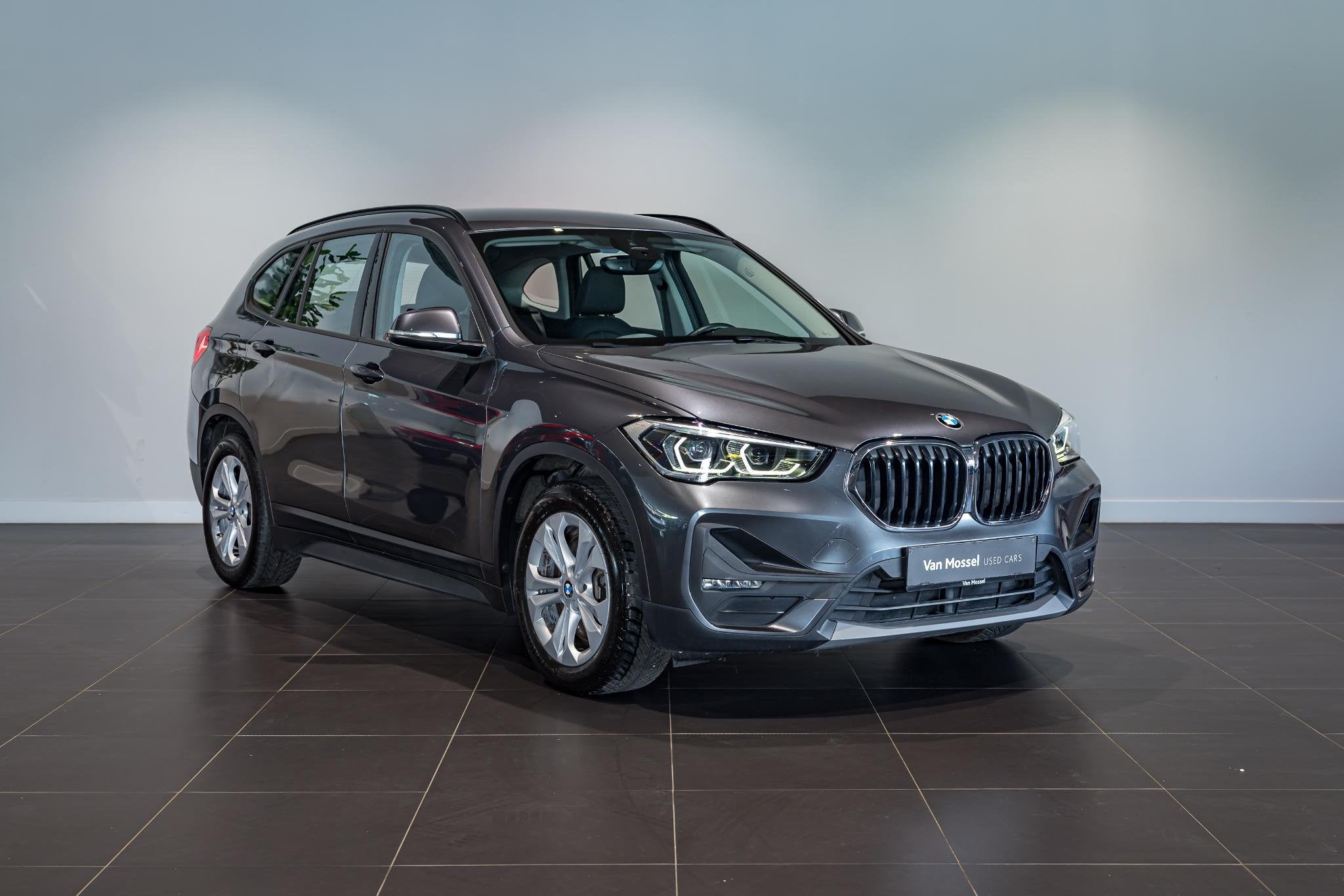 BMW X1 xDrive25e (162 kW), Auto's, BMW, Stof, Gebruikt, https://public.car-pass.be/vhr/1b296abb-1fda-4dfa-bc35-2567a26fa63c, 1820 kg
