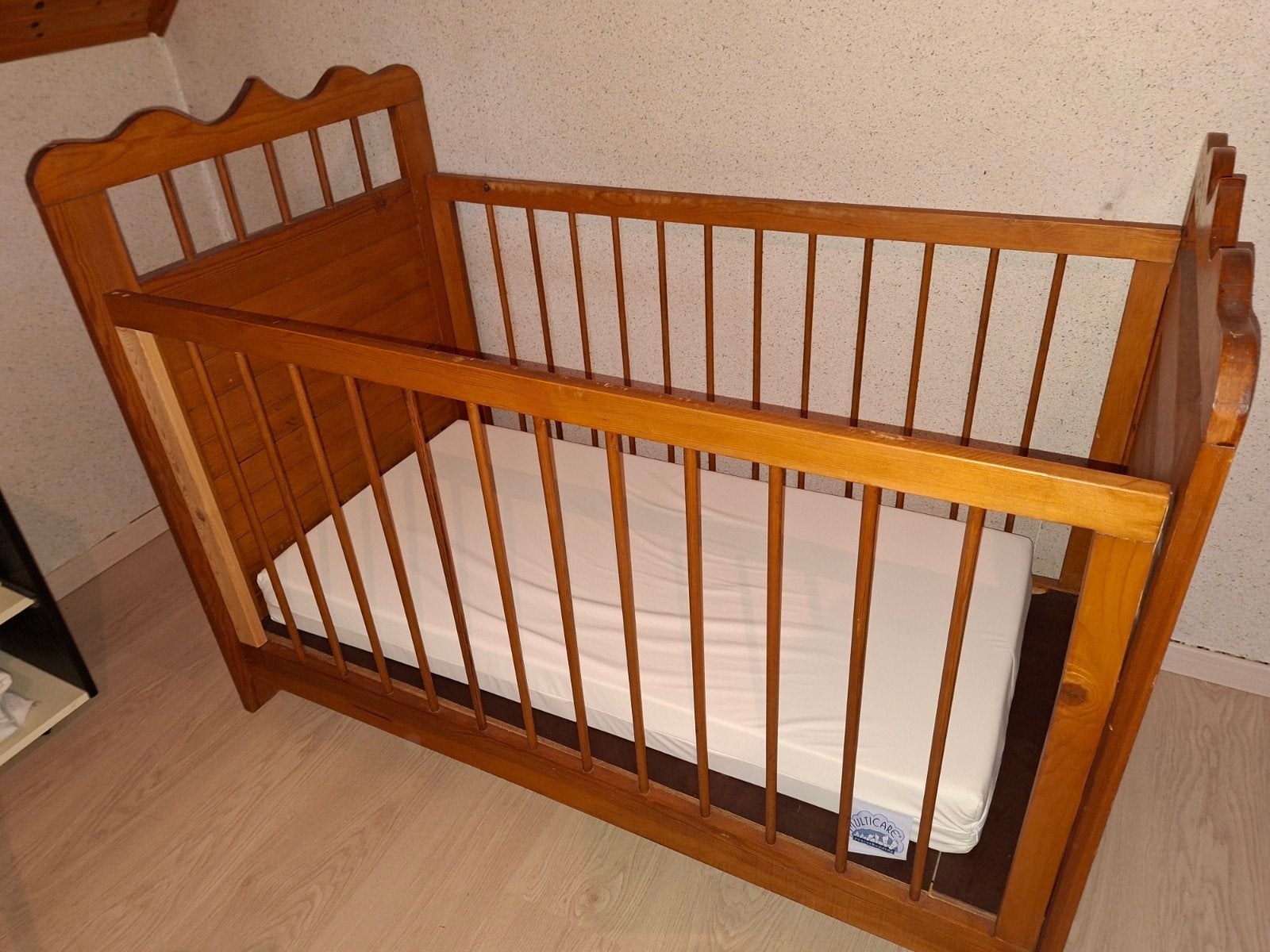 Kinderbedje retro, incl. matras, lakentjes + wollen deken, Kinderen en Baby's, Ophalen, Gebruikt, Ledikant