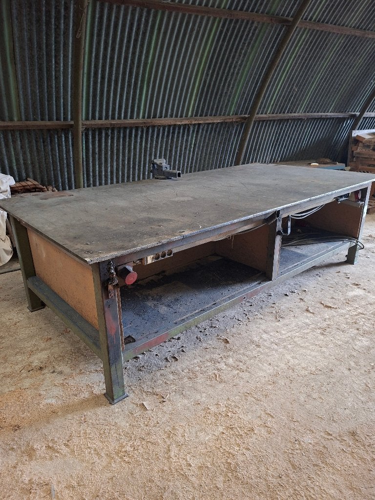 metalen werkbank 3 m op 1,50 m blad 1,6 cm, Ophalen, Gebruikt, 170 cm of meer, Bankschroef