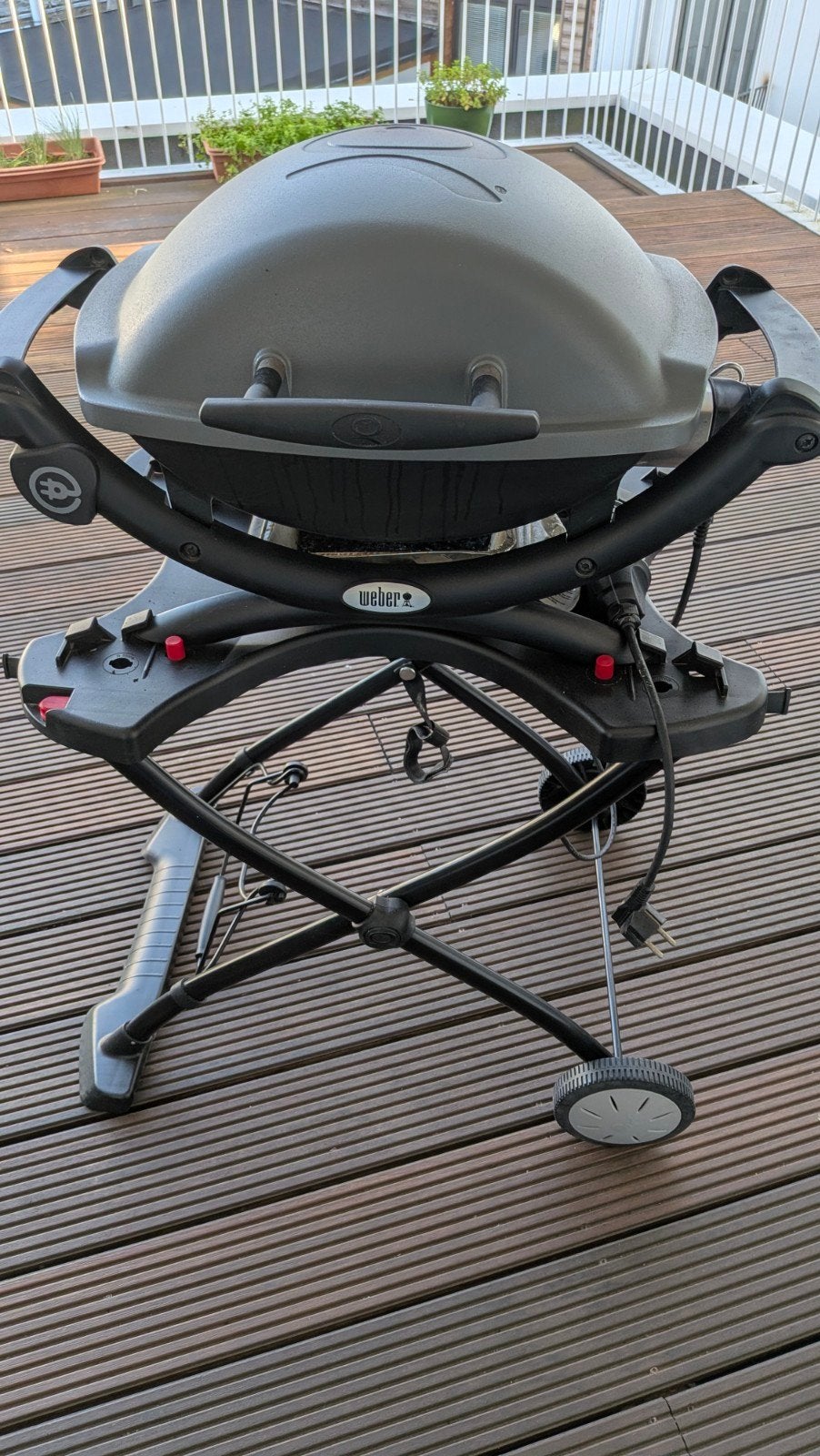 Elektrische barbecue Weber Q 1400+bakplaat, Tuin en Terras, Ophalen, Gebruikt, Weber