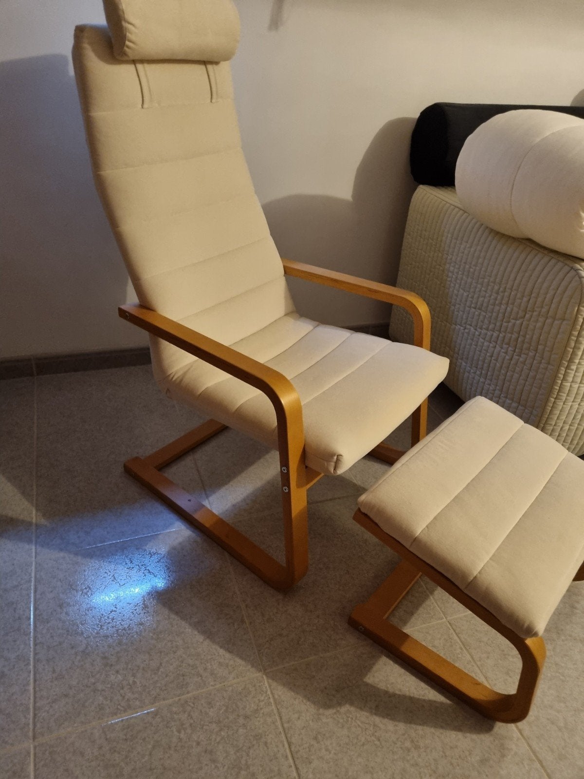 fauteuil en voetenbankje ikea, Huis en Inrichting, Ophalen, Minder dan 75 cm, Scandinavisch, Zo goed als nieuw