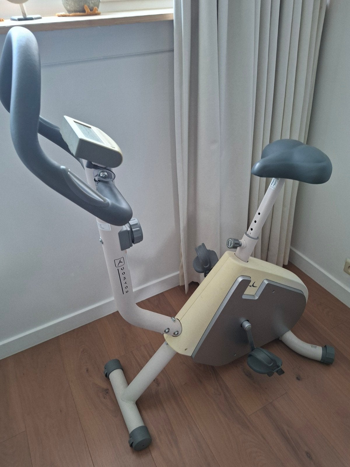 Vélo d'exercice Domyos avec cardiofréquencemètre intégré, Enlèvement, Vélo d'appartement