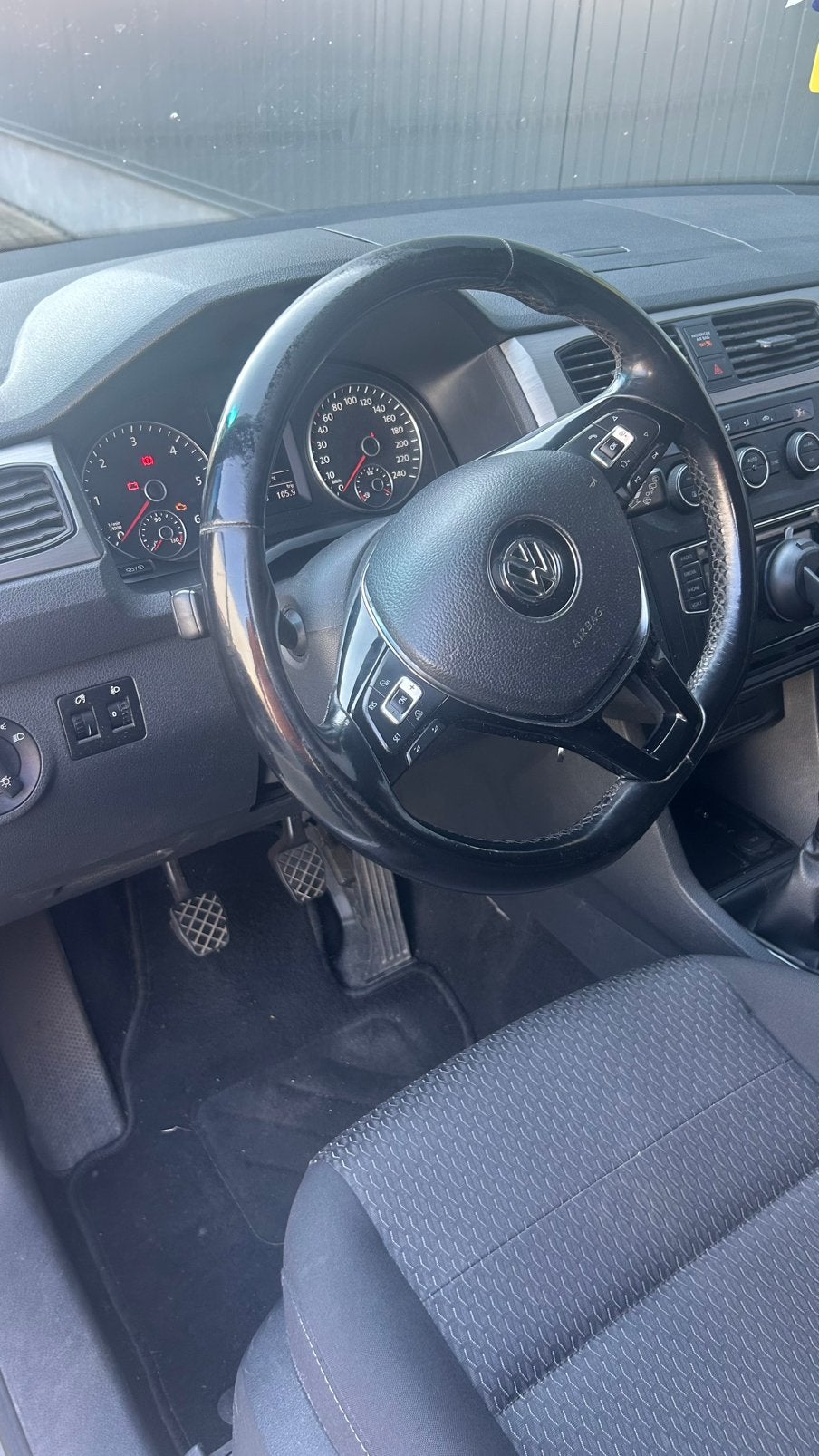 Volkswagen Caddy 7 places – 10/2016 – Euro 6 – 170 000 km –, Voorwielaandrijving, 75 kW, Stof, Euro 6