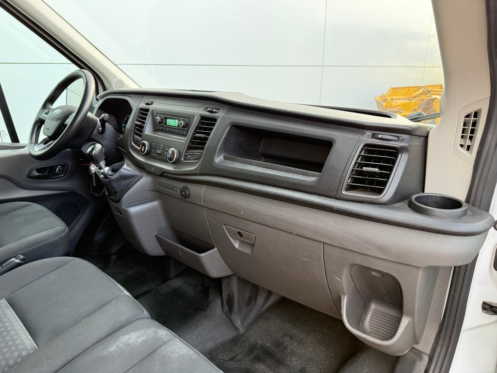Ford Transit 2.0 TDCI 130PK Laadklep Bakwagen Cruise Control, Auto's, Achterwielaandrijving, Euro 6, 4 cilinders, 2000 kg