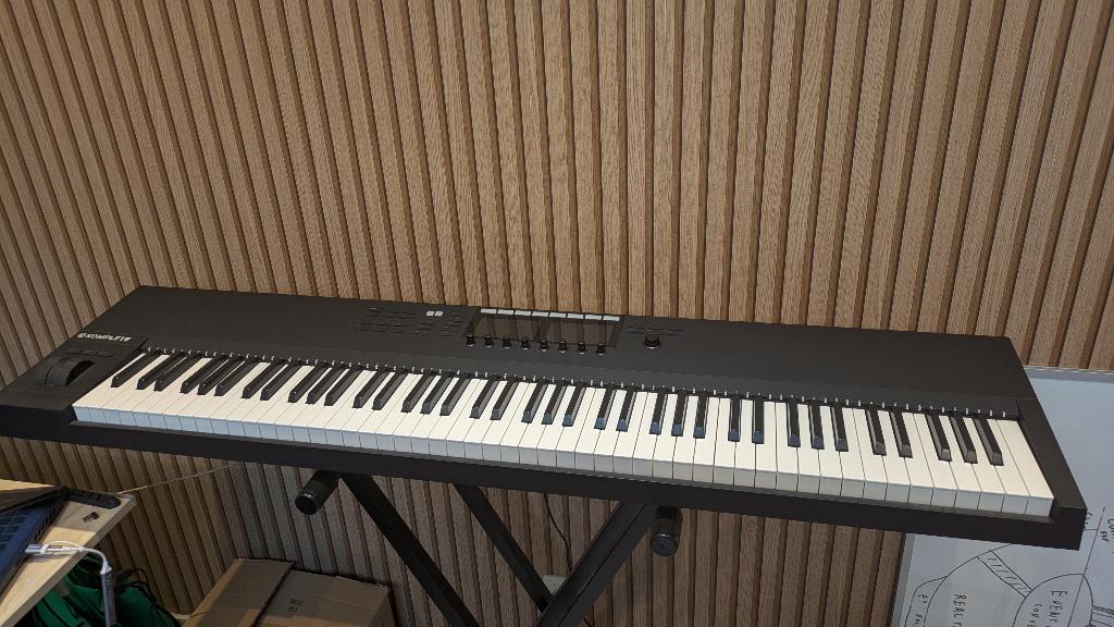 Native Instruments Complete Control S88 MK2, Musique & Instruments, Claviers, Comme neuf, 88 touches, Autres marques, Sensitif