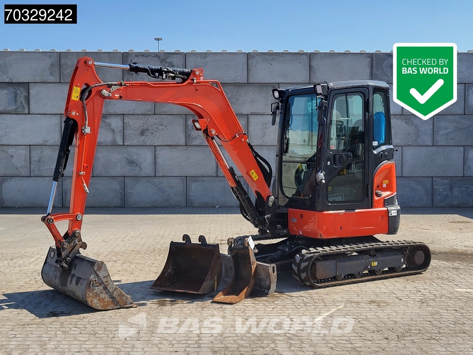Kubota U36 -4 3 Buckets, Articles professionnels, Machines & Construction | Grues & Excavatrices, Excavatrice