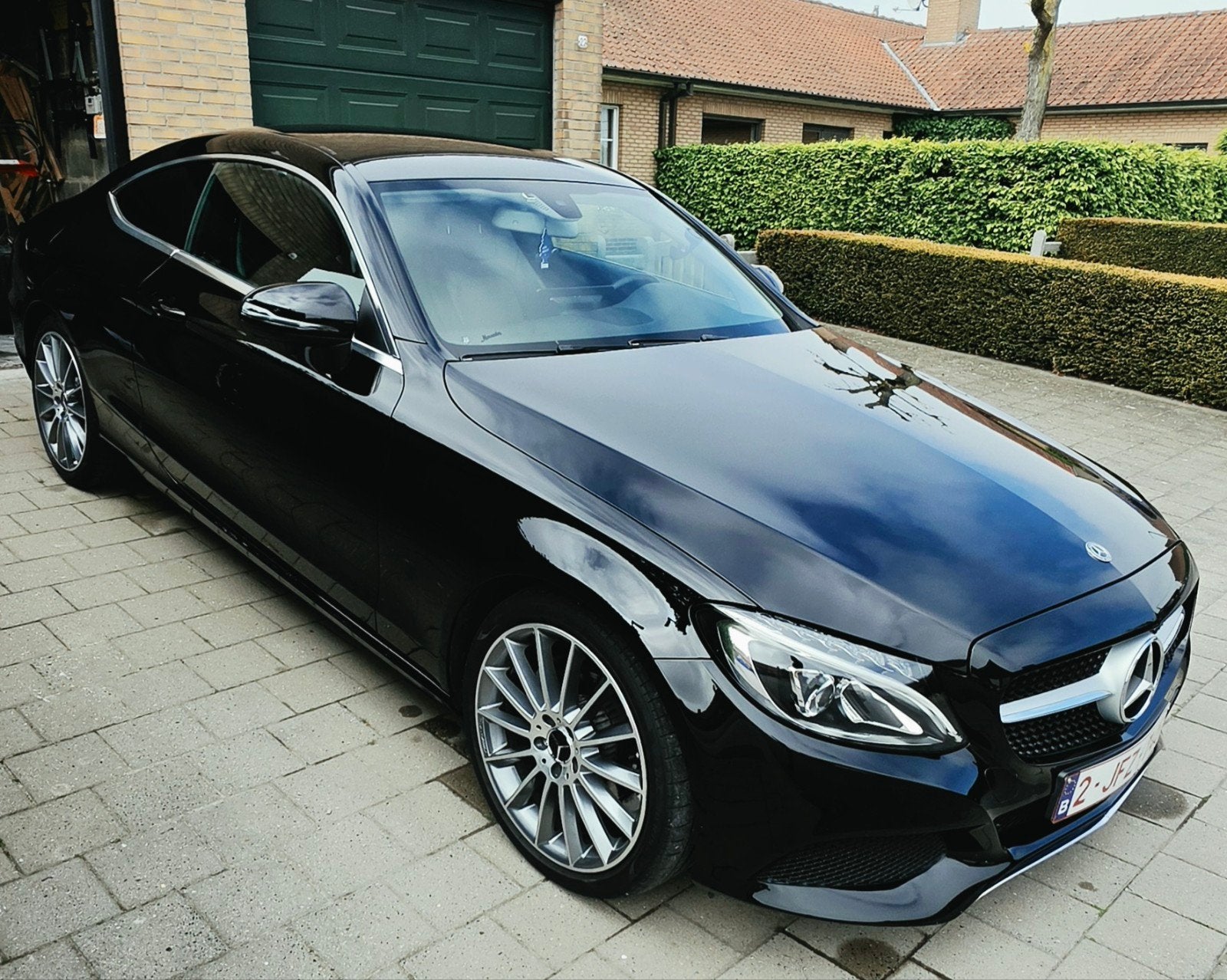 Mercedes C180 Coupé**2018**entretien 100 % Mercedes, Auto's, Achterwielaandrijving, Leder en Stof, Zwart, Handgeschakeld