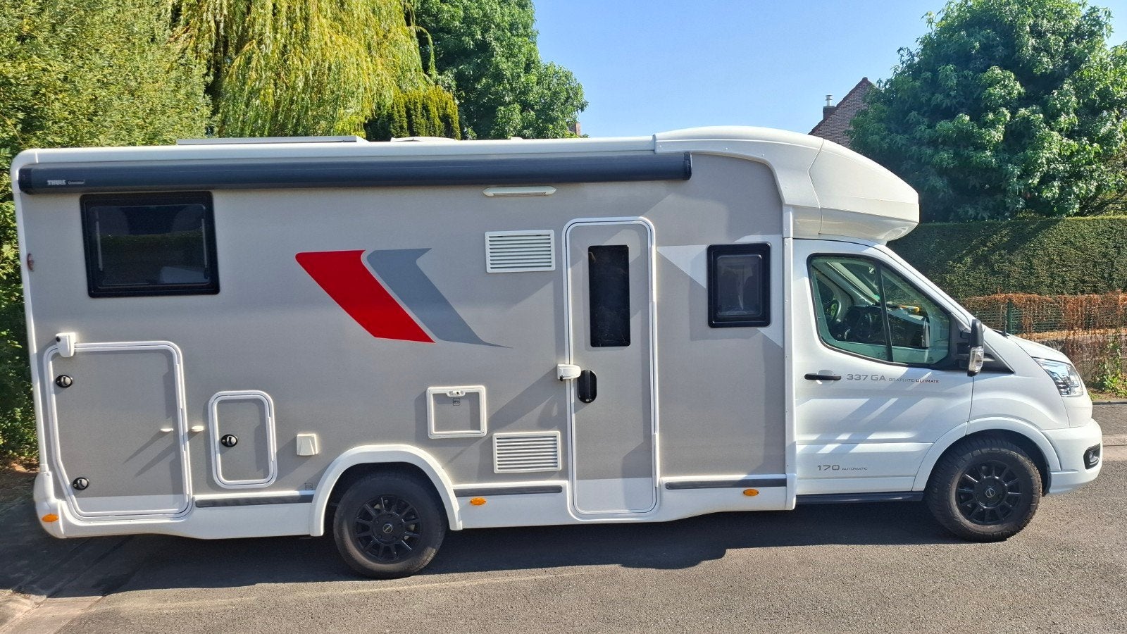 Challenger 337 GA, vertrekkensklaar voor 4p met toebehoren, Automaat, ESP - Contrôle de stabilité, Ford, Diesel