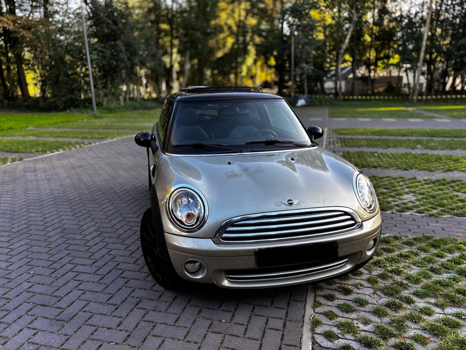 MINI COOPER R56 ~ EURO4 ~ 1.6 ~ benzine ~ 120pk ~ 153dkm, Auto's, Voorwielaandrijving, 4 zetels, 4 cilinders, Leder