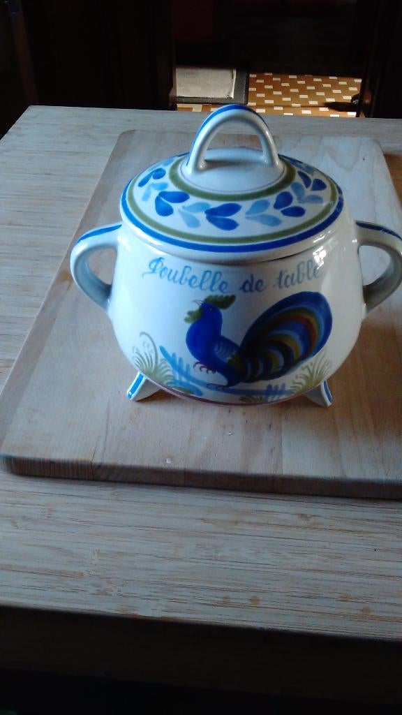 Poubelle de table H. Quimper, Enlèvement