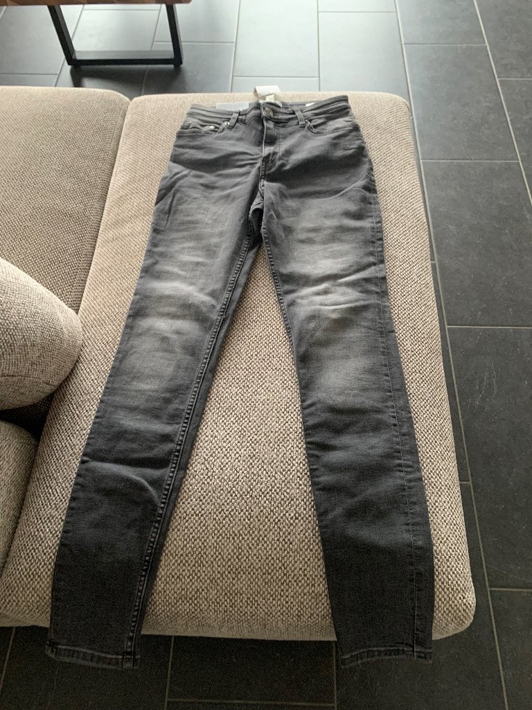 zwarte super skinny jeans maat 36 merk H&M, Kleding | Dames, Spijkerbroeken en Jeans, Ophalen of Verzenden, Zo goed als nieuw