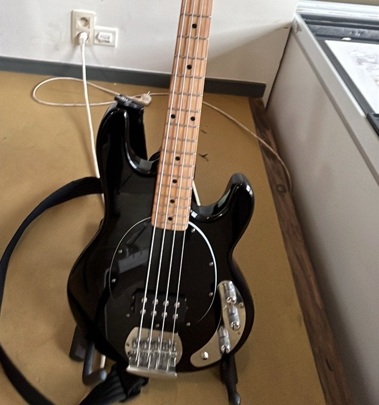 Basgitaar Musicman sterling stingray, Musique & Instruments, Enlèvement, Utilisé, Électrique