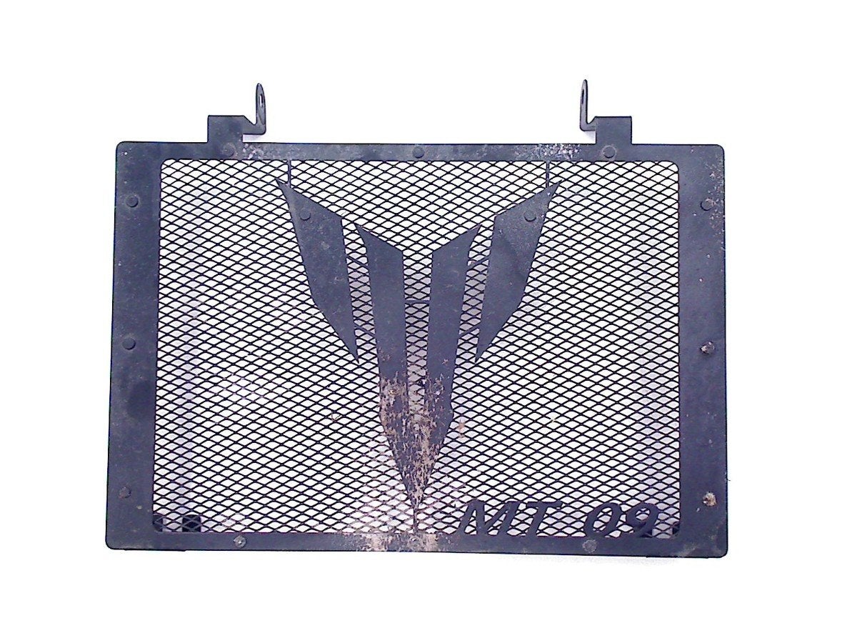 RADIATEUR GRILL Yamaha MT 09 2014-2017 (01-2014/12-2017), Motos, Dhr. S. di Majo, Utilisé, Info@cama-motorparts.nl, P.J. Troelstraweg 8 8
3144 CX  MAASSLUIS, NL