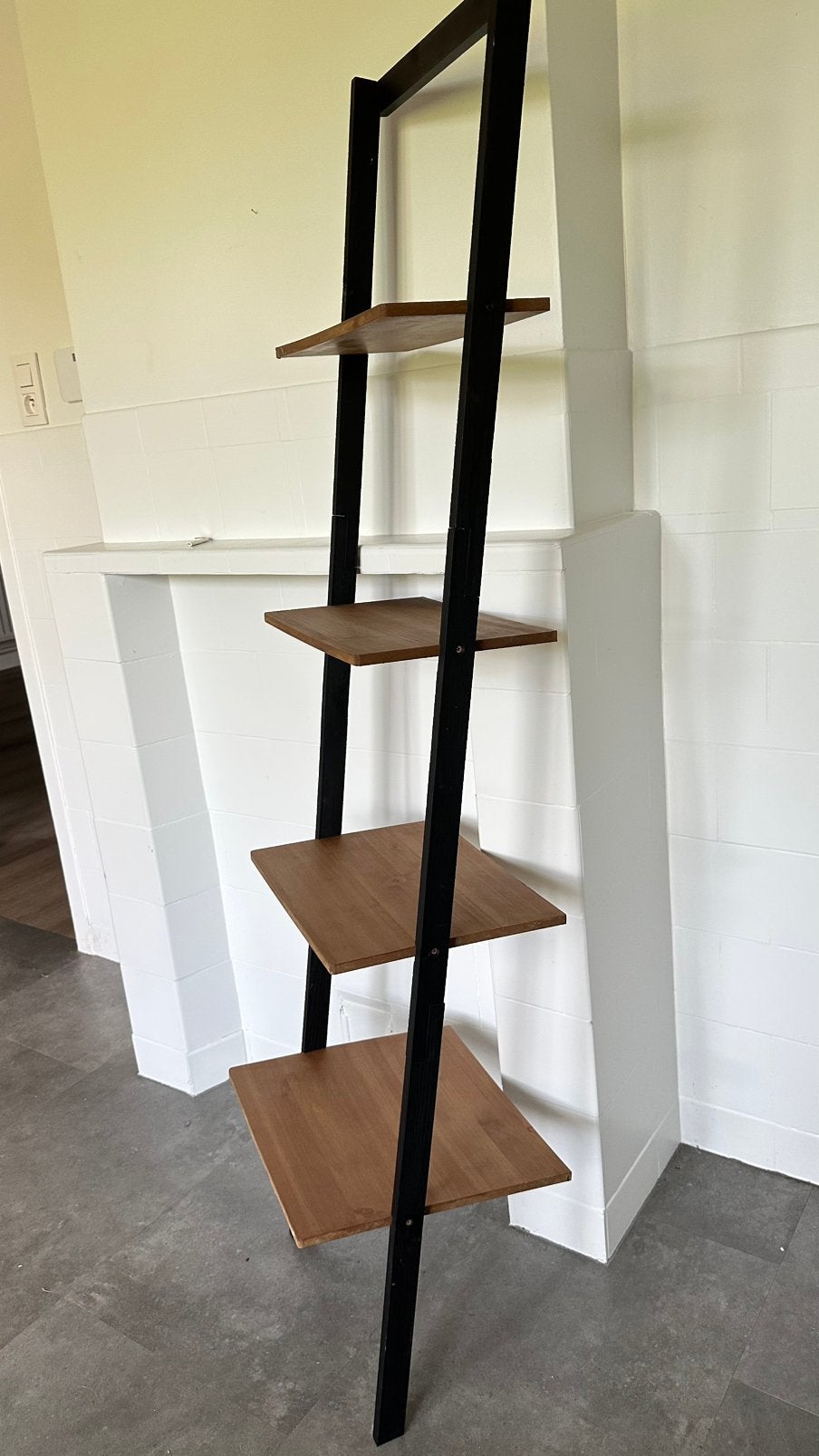 Belle armoire à échelle inclinée, Enlèvement, Comme neuf