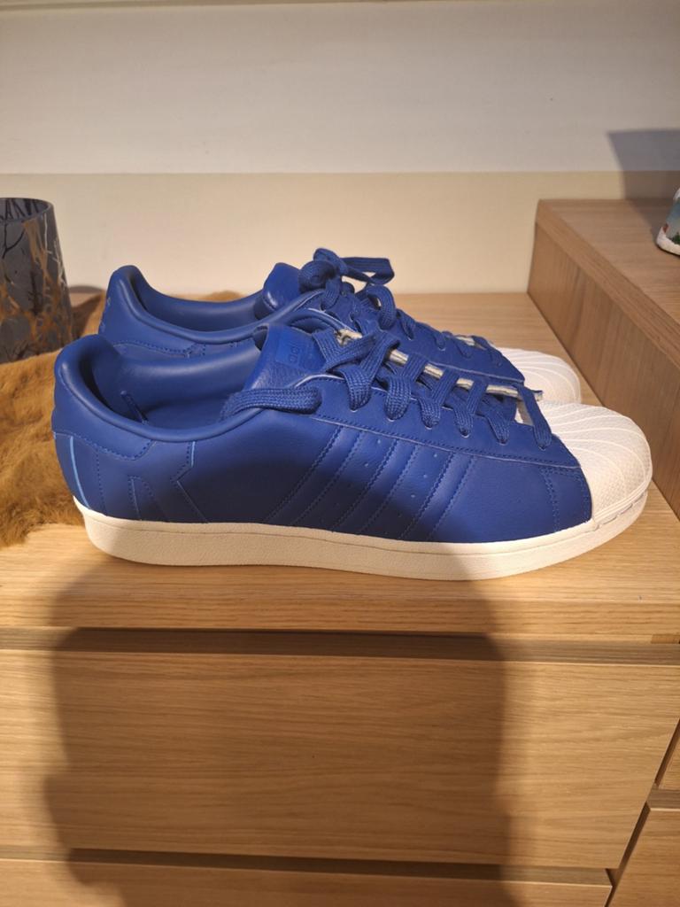 Superstars Adidas, Ophalen