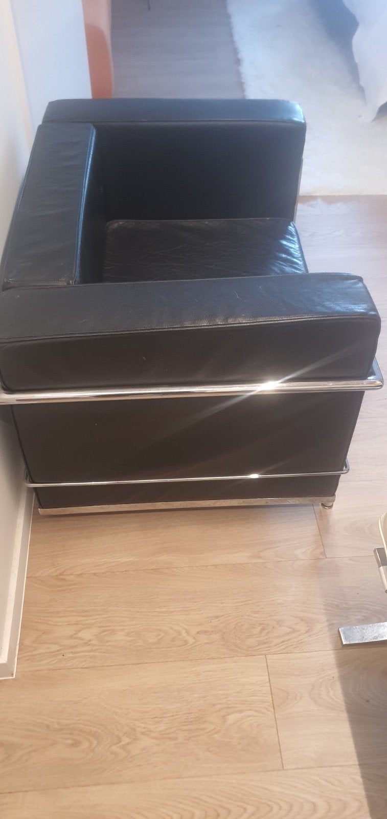 Le Corbusier Style zetel, Ophalen