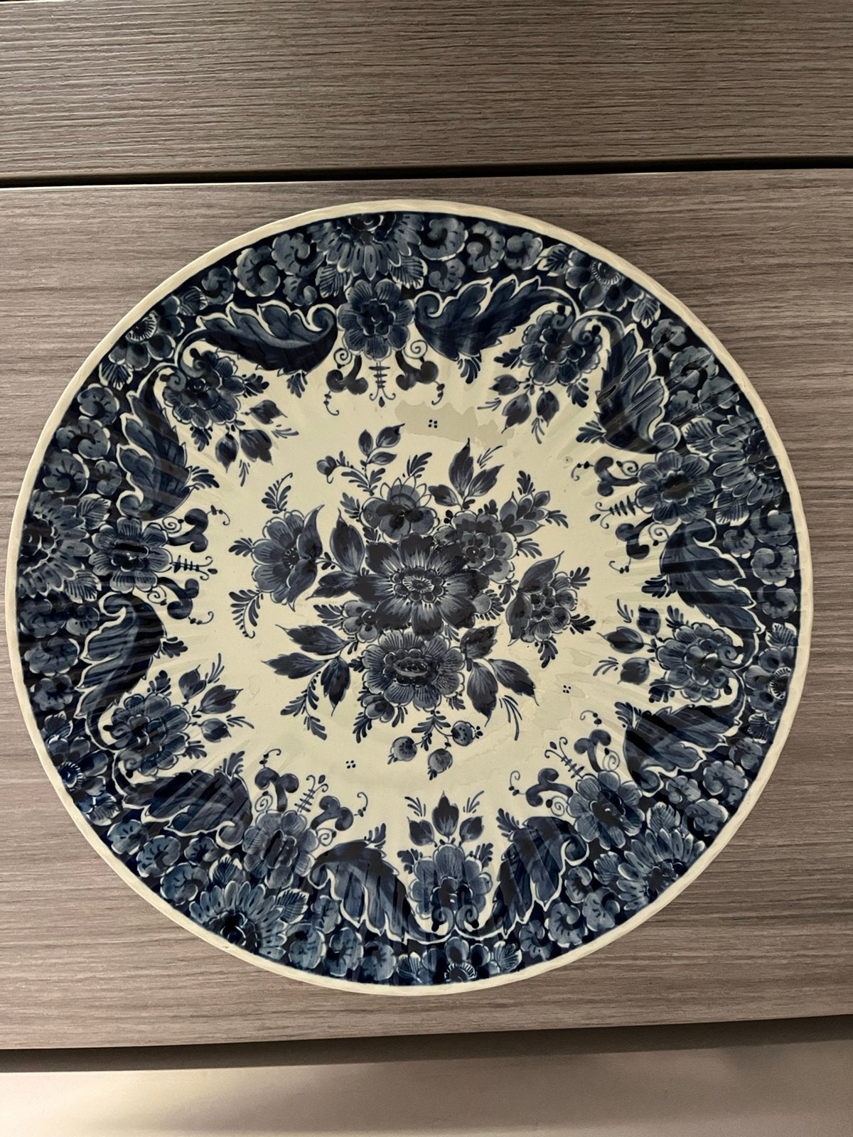 Assiette decorative en porcelaine de Delft bleu., Enlèvement