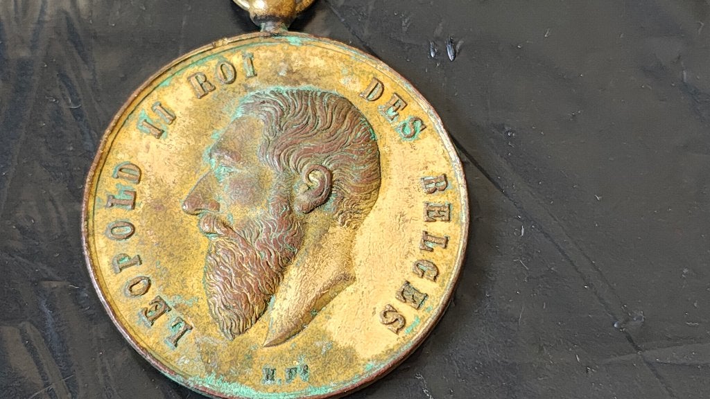 Médaille Roi Léopold II de Belgique fête St-Pierre, Envoi, Autres matériaux