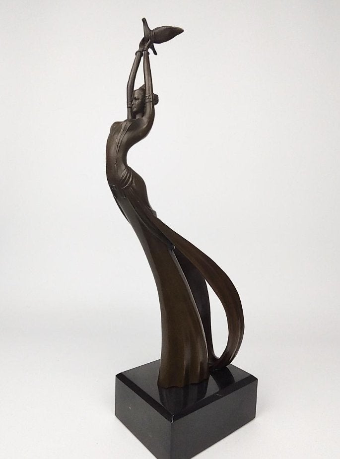 Art Nouveau Bronzen Vrouw met Duif van Antoinette, Enlèvement ou Envoi, Bronze