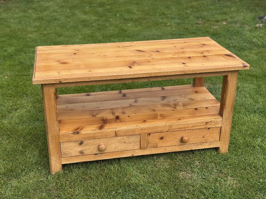 Meuble TV / Table basse en bois massif (pin), Maison & Meubles, Tables | Tables de salon, 100 à 150 cm, Enlèvement, Utilisé, 50 à 100 cm